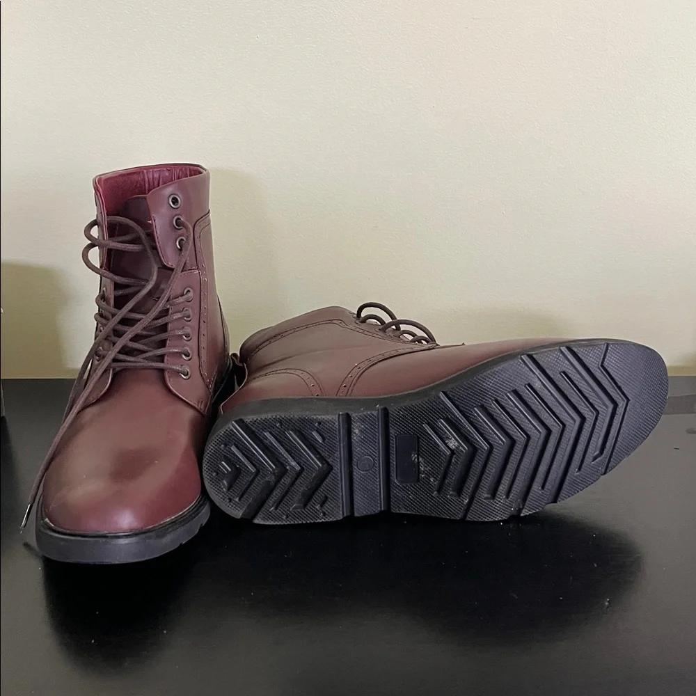 Men's Lace Up Chukka Boots in a reddish-brown leather